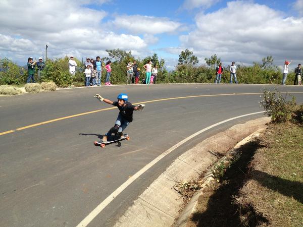 EsExtremo's tweet image. Calentamiento #Downhill #SlideJam