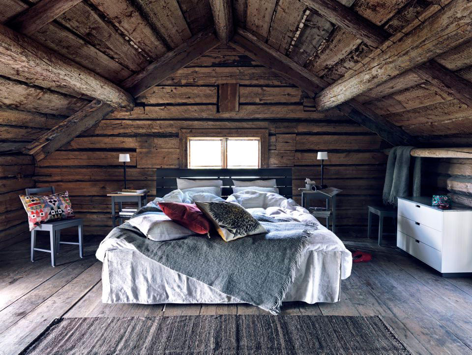 Rustic attic bedroom discount
