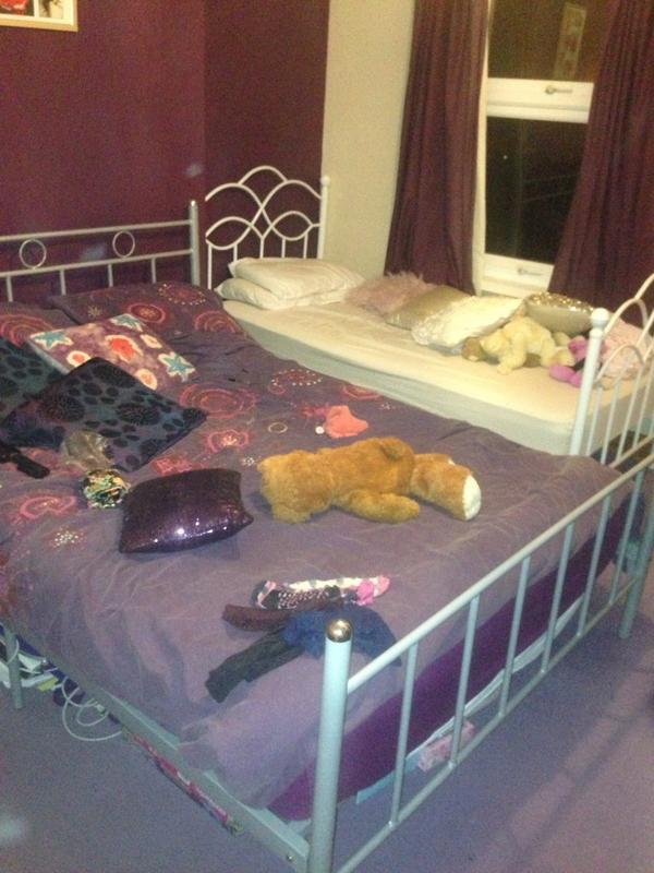 EmilyRuse's tweet image. Who said my room wasn't big enough for 2 #sharing #movingprocess #wooooo @disneybrain