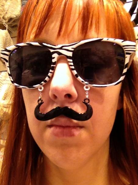 I'm at the mall... Apparently this is the popular style of the year! http://t.co/ig4kxp0W<a href="/tag/newprofilepic"class="tags"><span>#newprofilepic</span></a>