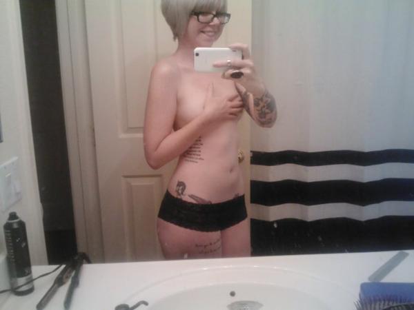 MaddieSweet's tweet photo. Happy #sundies @SuicideGirls  <3 http://t.co/XwdhlPhu