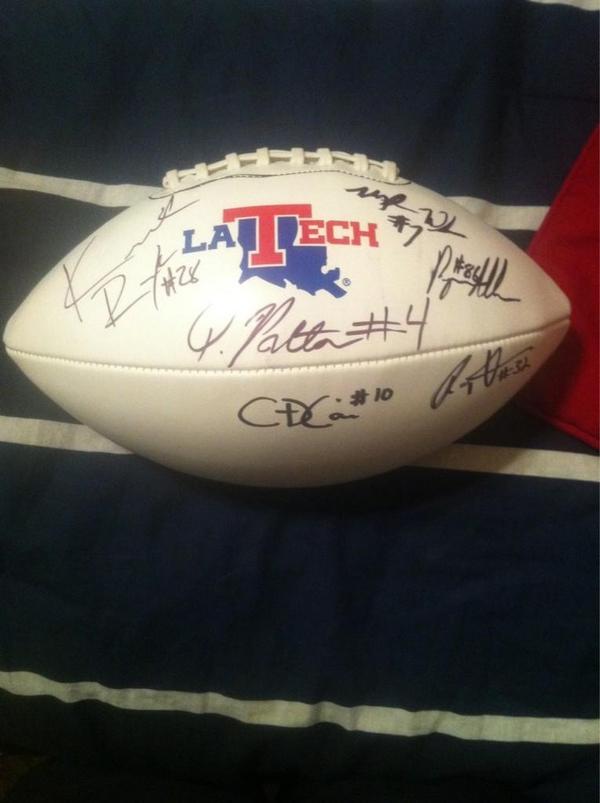 ccsmitty88's tweet image. @r_allen86 @4_turnt_up @_bonehead_tez_ @M_White03 What I gotta do to get one of the for Christmas? #SantaHelp