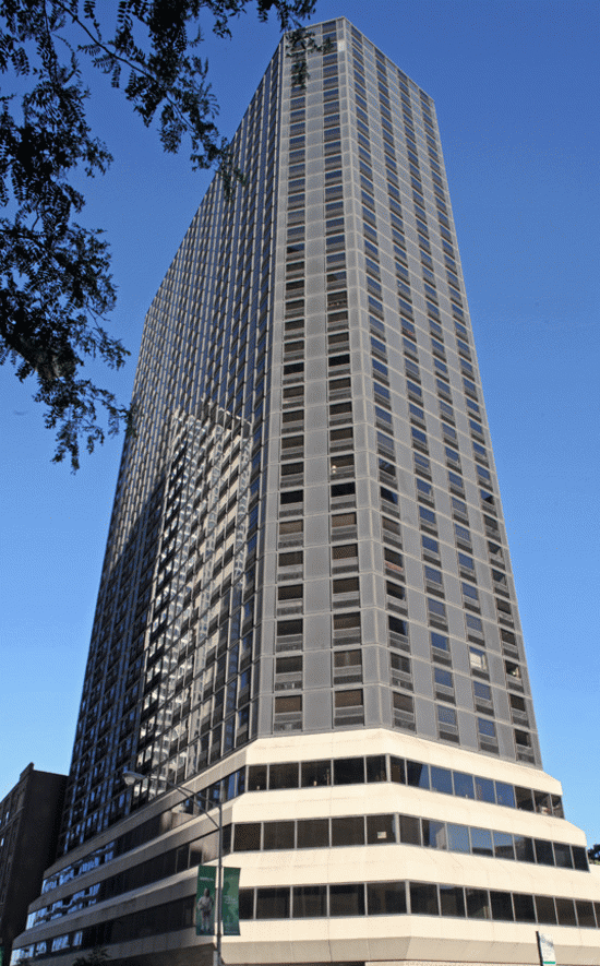 Apt_Chicago's tweet photo. Must see for Chicago: 0 - 2 beds, 1+ baths, $1175-$2220.  Check it out! http://t.co/dv6AQeRw http://t.co/nVQkONmq
