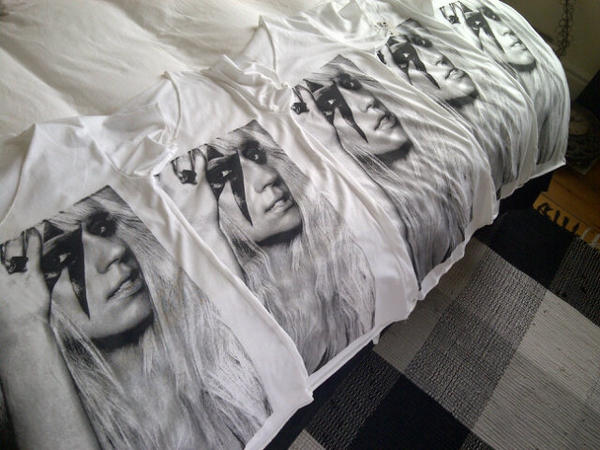 kellyanne_russ's tweet photo. Going GAGA for @ladygaga! Excited for tonights concert :) with @RHGough @HollyRoseRud @KassTheo @LizStrydom http://t.co/aItzfj7H