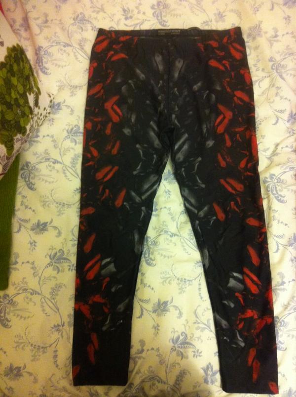 RachelMurtagh23's tweet photo. Treat myself to a very early Christmas present. Hello @AllSaints_ leggings! #Christmas #allsaints http://t.co/NkfTFFOn