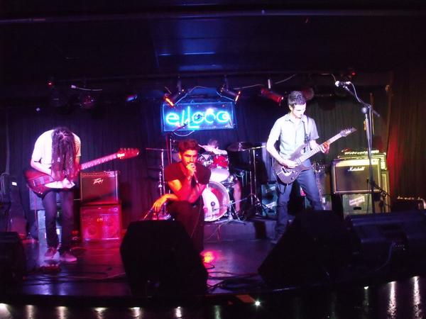 physisband's tweet photo. Concierto en Loco (Valencia) http://t.co/1Y5Nxy28