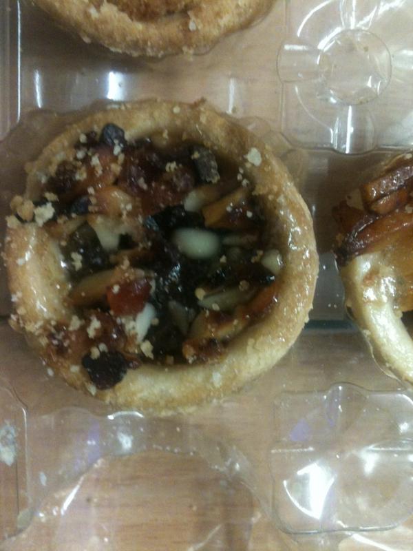 lyndongallagher's tweet photo. #nhn2012 food! http://t.co/d4POVZKZ