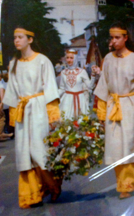 DebbyCorno's tweet photo. #2007 #annod'oro #capellilunghi #rimpiantototale http://t.co/SR5Yv138