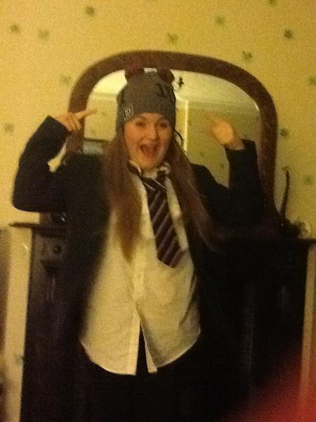 shonawatts98's tweet photo. Yes I'm happy now xx http://t.co/JtyAjc4z