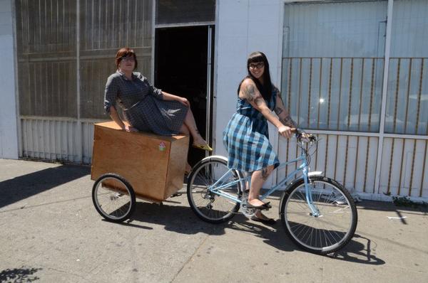 fatbottombakery's tweet photo. This Friday @ Art Murmur our delivery bike will be full of cupcakes for you!! Come find us riding around Telegraph! http://t.co/MXtsW7qx