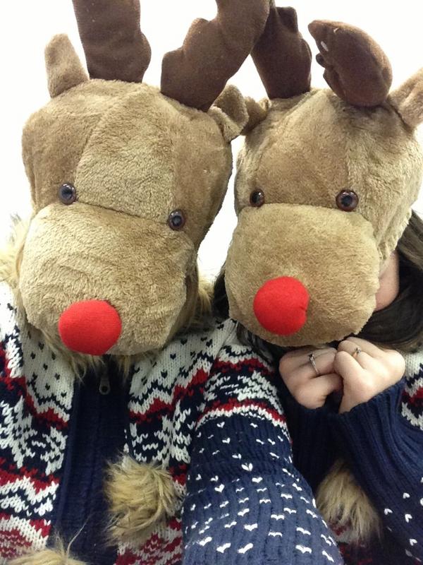 Pale_Elephant's tweet image. When your head itches. #reindeerproblems  @Laura_Leigh13