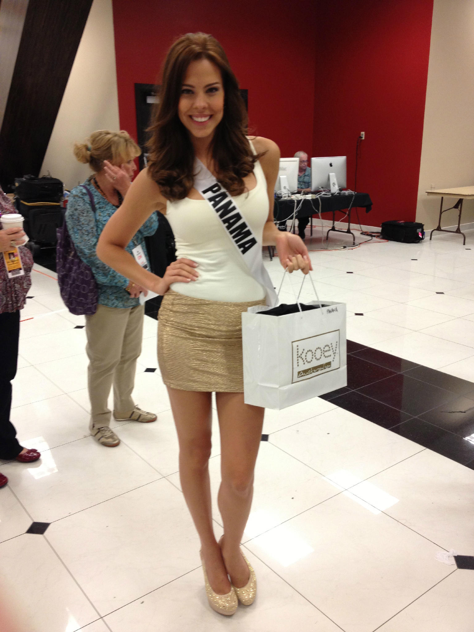 2012 l MISS UNIVERSE l ALL ACTIVITIES A9OKPDlCUAAMDc9