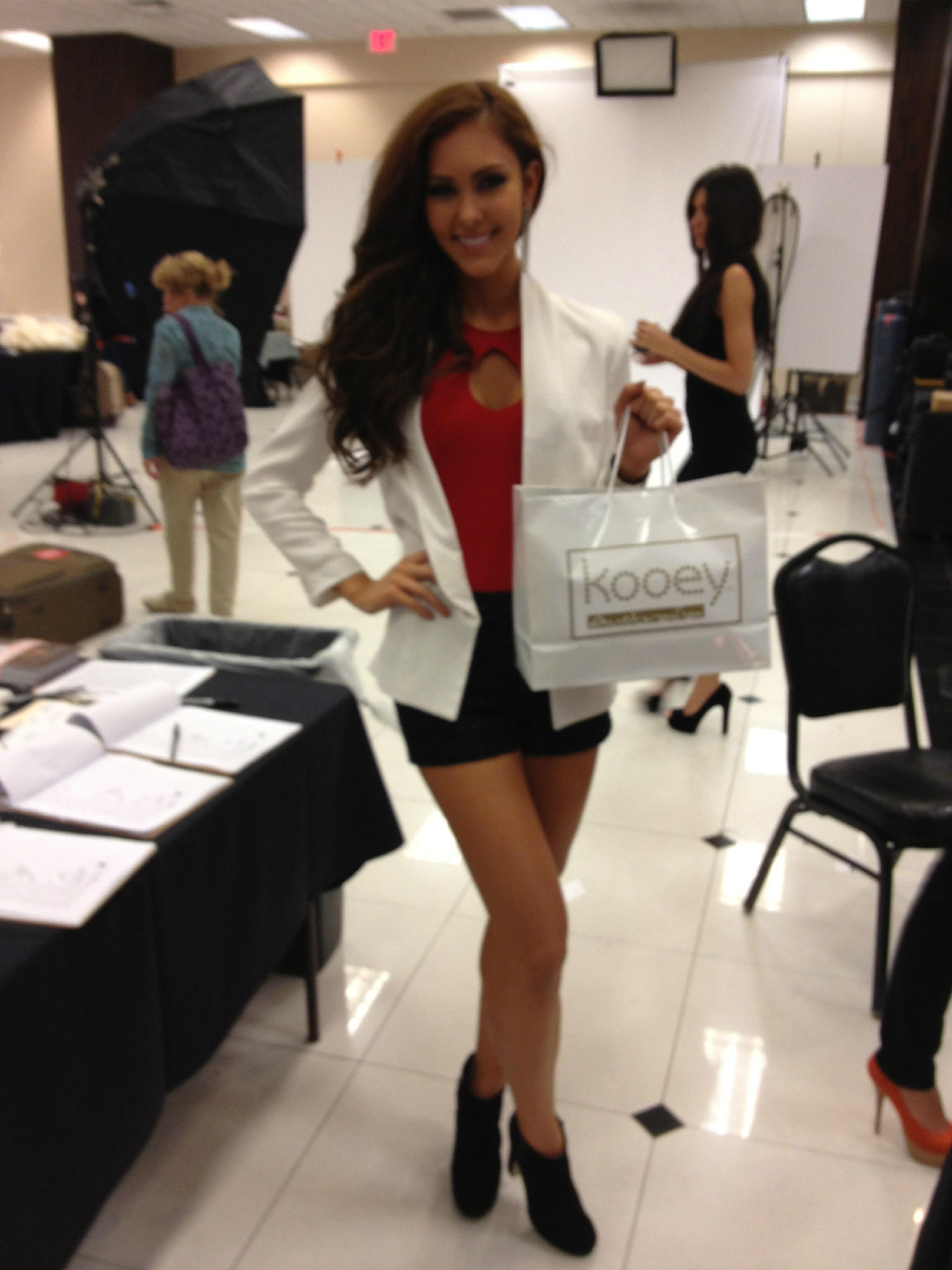 MISS UNIVERSE 2012 COVERAGE - AFTER THE PRELIMINARIES (The Heat is On!) - Page 9 A9OM_F-CAAEosRB