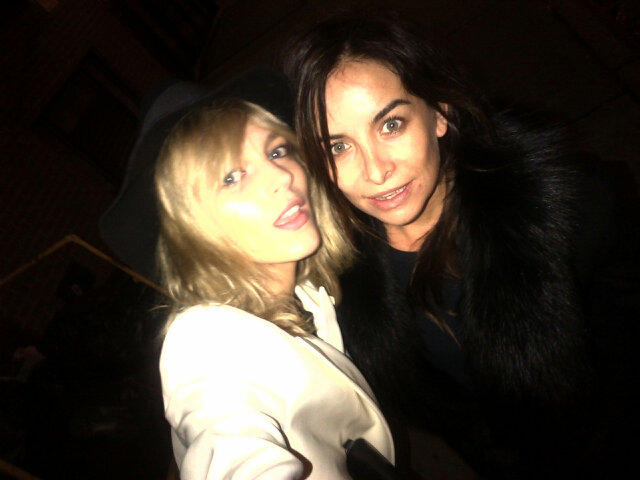 A9PR_bOCcAQix4-.jpg:large