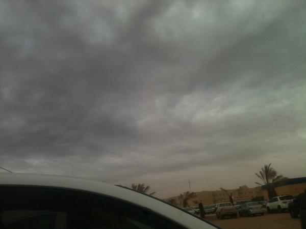 J00j002211's tweet photo. "@ebrahem20008: @Hayil_City 

أجوااااء  حائل الآن الله يرزقنا بالمطر http://t.co/Sv2wUdsk"