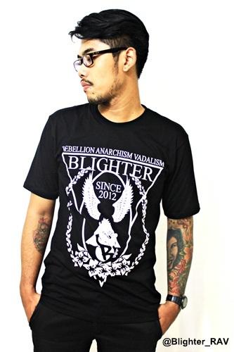 TRIANGLE | TEES | 85K | Order BB : 2754D7B3 HP : 081287499437