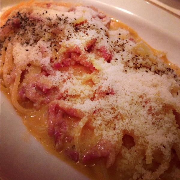 pinkymariko's tweet photo. 本物のカルボナーラ。@リストランテ フィアレンツォ http://t.co/MCq9tygf