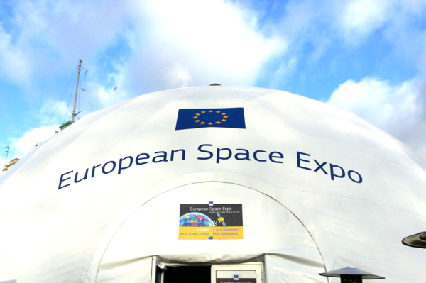 BRCMaps's tweet image. #BRCGIS entering the European Space Expo @2012ESS #ToInfinityAndBeyond