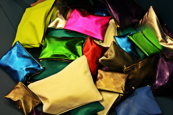 GrottoN1's tweet photo. There's a rainbow of leather clutch bags by #BailyBags now available at #TheGrotto #clutch #fashion #gifts #Christmas http://t.co/4Ly7j8Nf
