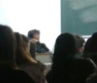 beitariber's tweet photo. Felipe dormido en su clase durante la actuacion de sus invitados @ana_mv_ @MartaGlzAuyanet @lausaez @almaRR @elisaghdo http://t.co/oDk4djdh