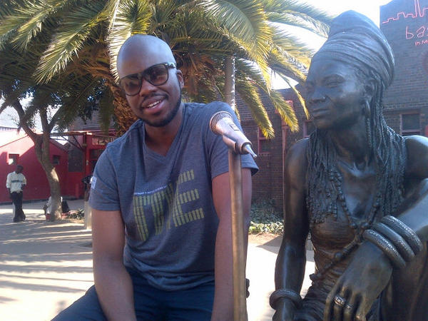 BeaSePeace's tweet photo. @ThereshoSelesho Happy Birthday old friend. X http://t.co/RcotOSqF