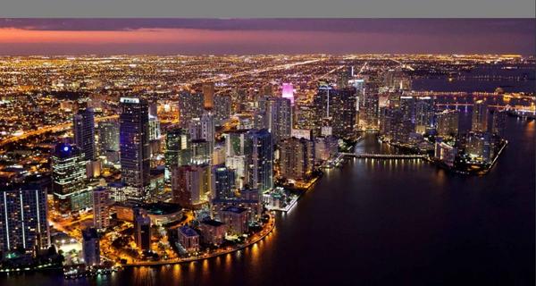 Life In Brickell Brickell Miami At Night Follow Us For Events News Nitelife Culture And Everything That S Happening In Brickell Http T Co Wijjv77r