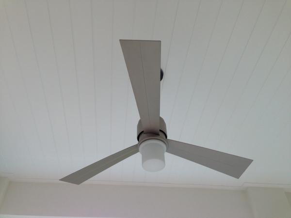 TonyKanaan's tweet photo. Niceeeee RT @LaurenBohlander Check out the #Zonix with the outdoor light kit from @fanimation! Perfect for the terrace! http://t.co/v64FIijG