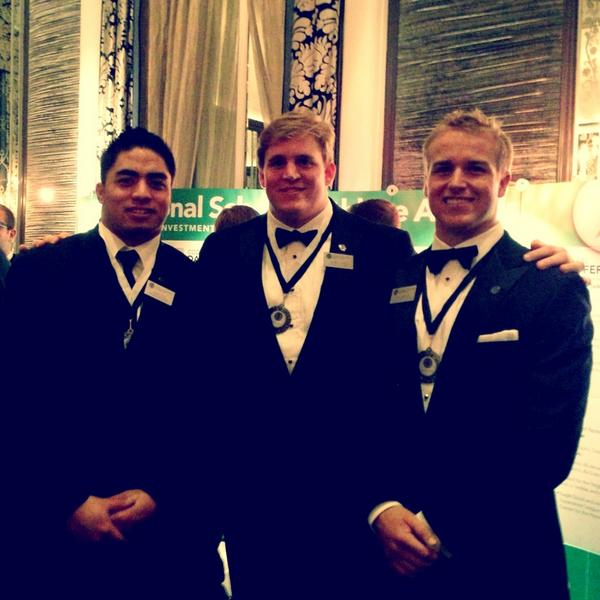MattBarkley's tweet photo. Hangin with these two studs @BarrettAJones @MTeo_5 at the @NFFNetwork banquet http://t.co/KPwPYrOS
