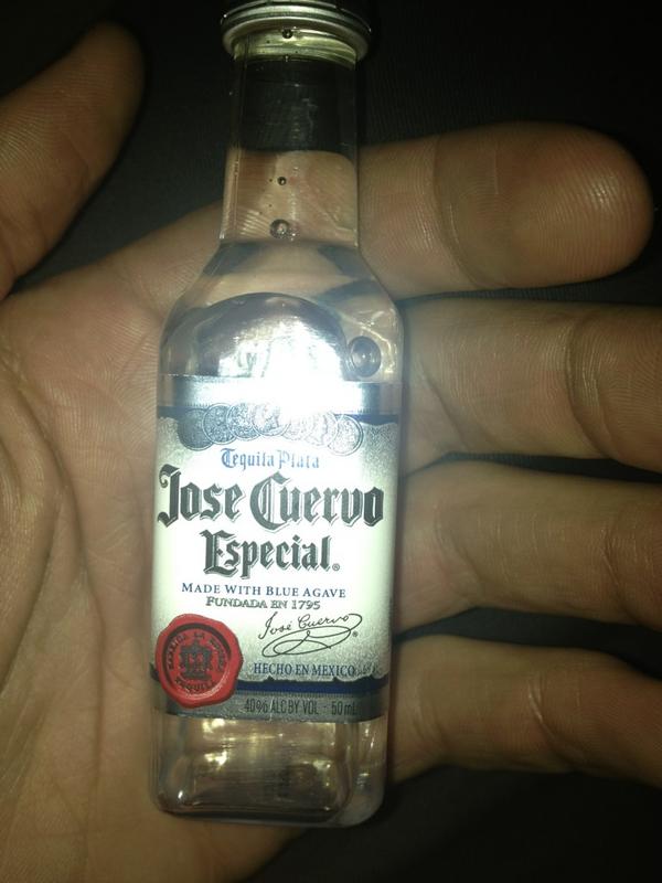 nicholas5e's tweet image. @Chris_LBennett just found this. #DrinkingIt