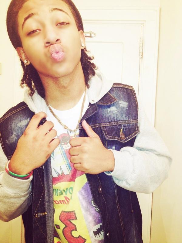 LoveNateJizzy's tweet image. RT / FAVORITE if i could get a Kiss back ! &amp;gt;&amp;gt;&amp;gt;&amp;gt;&amp;gt;😘😘😘