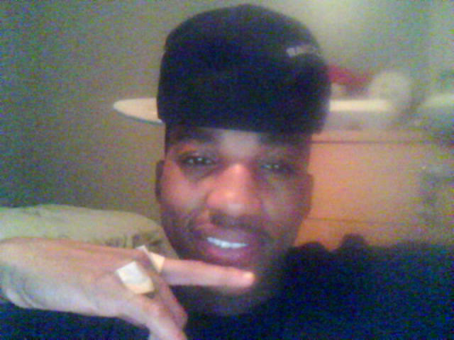 Chilling right now. Hmu http://t.co/8F3lROha