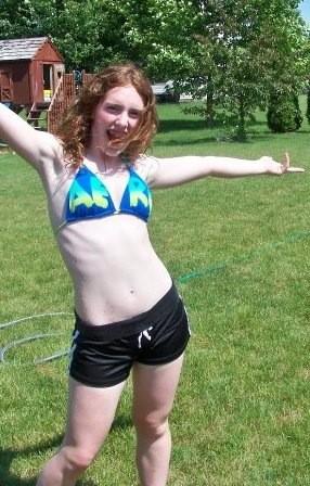 irishgal151's tweet image. @hkarp23 #handmodels #headmodels #footmodels girl we got it going for us!!! 👍 Just gotta get rid of this paleness....