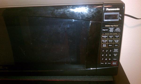 Renegade_Joey's tweet image. Just warmed up some pizza #BombDefused