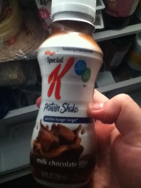 BurningC0LD's tweet photo. My nightly protein shake before bed ❤ http://t.co/7lBRJRI2