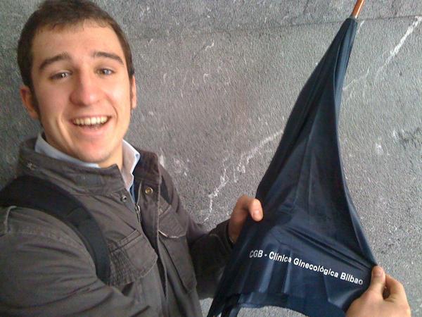 Marroquin_10's tweet image. Solo @Inigodela sería capaz de llevar un paraguas con sus esponsor oficiales #AMill