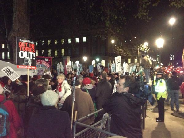 ShiftingP's tweet image. Its fortunate that its too cold for riot #middleclassrevolt