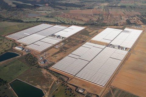 La Plataforma Solar Extremadura de Abengoa ha generado más de 1.300 puestos de trabajo durante su construcción
