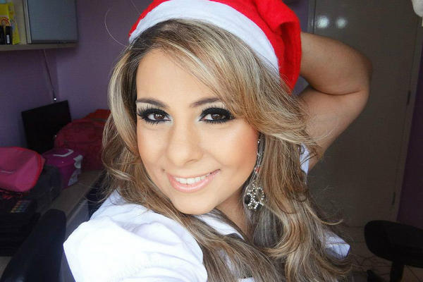 LuadeCetim's tweet photo. Vc que é ousada e sabe ser feminina, aposte nesse look black eyes e arrase no Natal!
http://t.co/M1k8ROrG http://t.co/7OOxLVX2