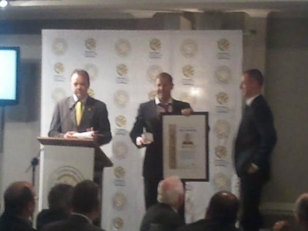 FootballAUS's tweet photo. and it can only be the legendary Scott Chipperfield! Bus driver to champion footballer! #HOF2012 http://t.co/CTPg31hk