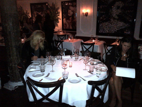 MsChell_S's tweet image. “@SWIbiz: Amazing our first 2 teams!! @dinamanzo #projectladybug  #SMASHkidscancer http://t.co/iFyZWsoG”RT