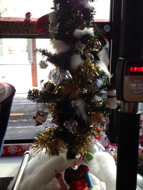 クリスマス仕様の横浜市営バスが尋常じゃない浮かれっぷり 2ページ目 Togetter
