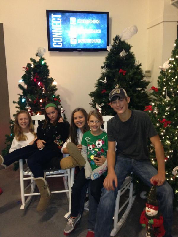 samhaneyy's tweet image. Love yall😘 #tackysweaters #1stWednesday  @k_schimmel8 @rehbergsarah