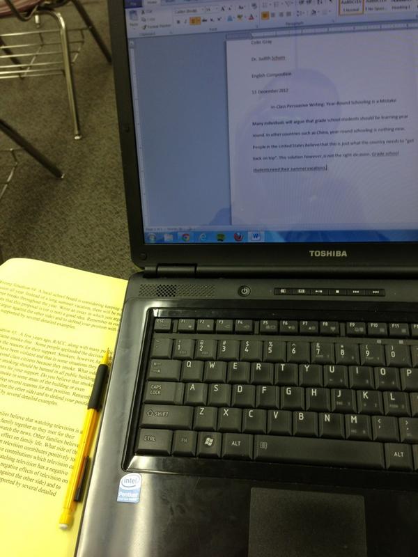 ColinGrayy's tweet image. #ew #englishComp #essaysBlow #LastDayyyy 😒