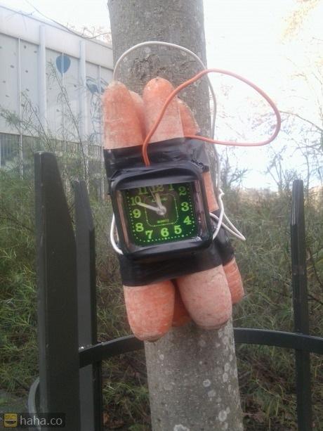 9GagMobile's tweet photo. Saw that strange bomb at my college today… via @HaHa_Co http://t.co/SC8TYDe6 http://t.co/40QZxTU7