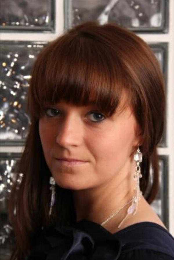 Photoshootfails's tweet photo. Yeah, Pat Butcher asked for her earings back #photoshootfails http://t.co/y86UiNvK