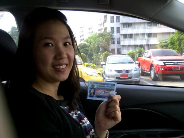 preeyawit's tweet photo. วันนี้ที่รอคอย :') @katesarin http://t.co/WFSMa7dw