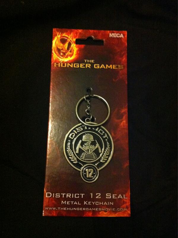 NerdPilgrimage's tweet image. Reply with your favorite SciFi Trilogy (book or movie) for a chance to win a Hunger Games keychain! #SciFiAdvent