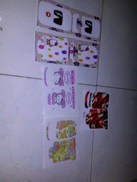 DTstore101211's tweet photo. Onix 25rb/pc yang gambarnya putih kaca mata javelin 25rb http://t.co/RjppgFv1