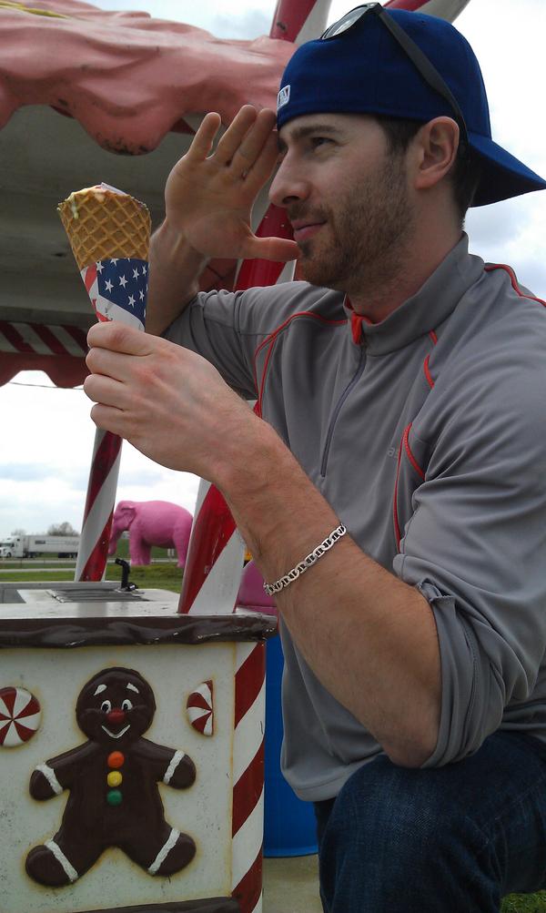 WSWBoomer's tweet image. Salute to our veterans. Via the waffle cone.