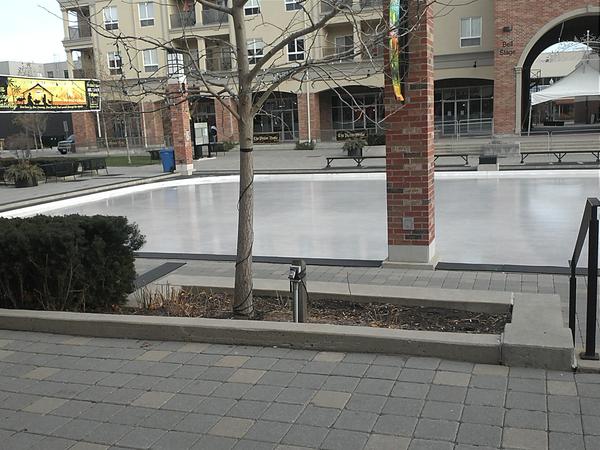 downtownbrantfd's tweet photo. Have been out skating yet?  RT @Raybryan51: Harmony Square ice looks good! http://t.co/fjUrCDTg